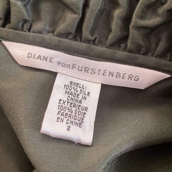 Diane Von Furstenberg wrap silk dress - Picture 6 of 6